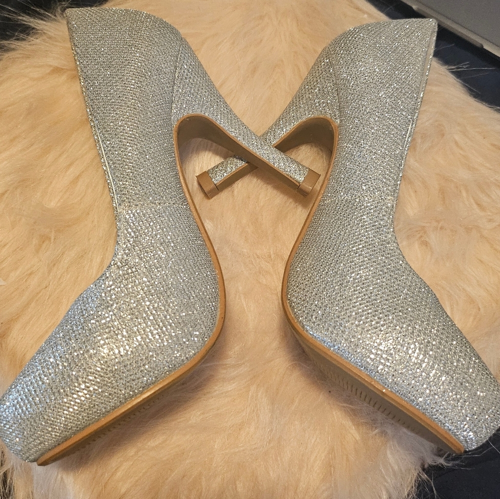 Women's shoes